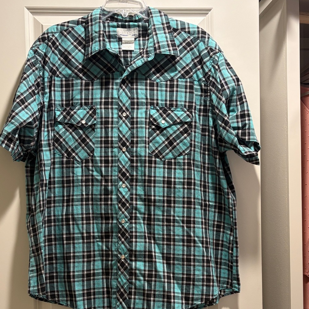 Wrangler Men's Aqua and Black Plaid Short Sleeve Button-Down Shirt 2XL